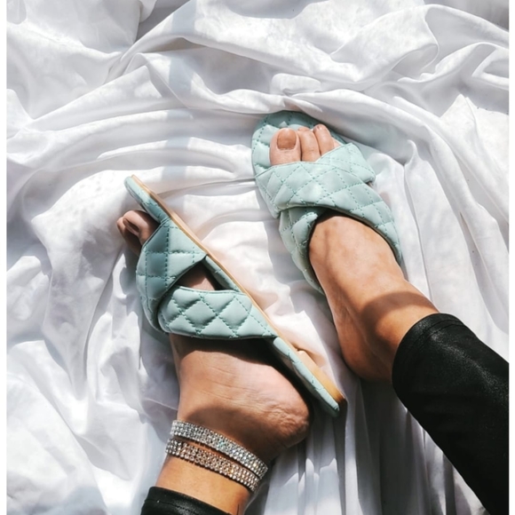 Shoes - 🚨//LAST CHANCE/ Teal quilted Sandal